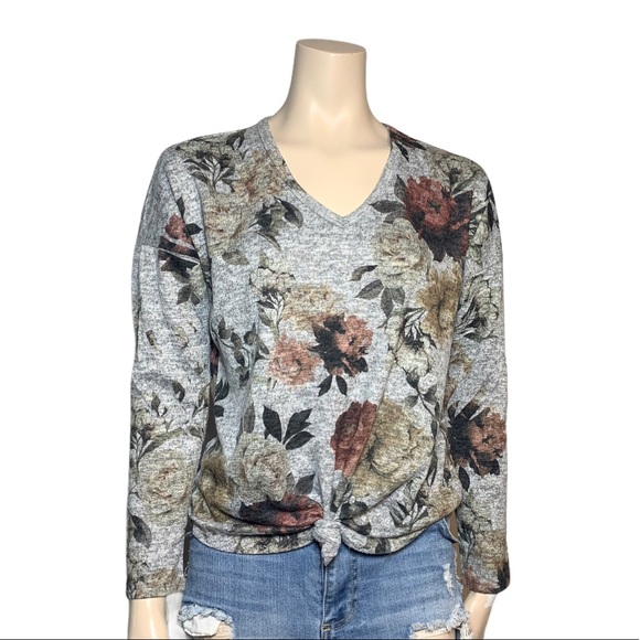 3/$30 Live in the Moment Grey Floral Sweater Sz S - Picture 1 of 11